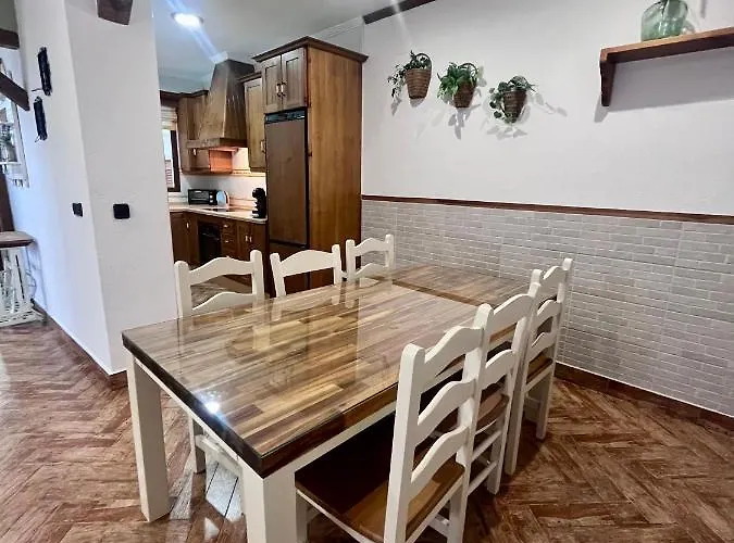 Casa Loli - Solo Familias Y Parejas *